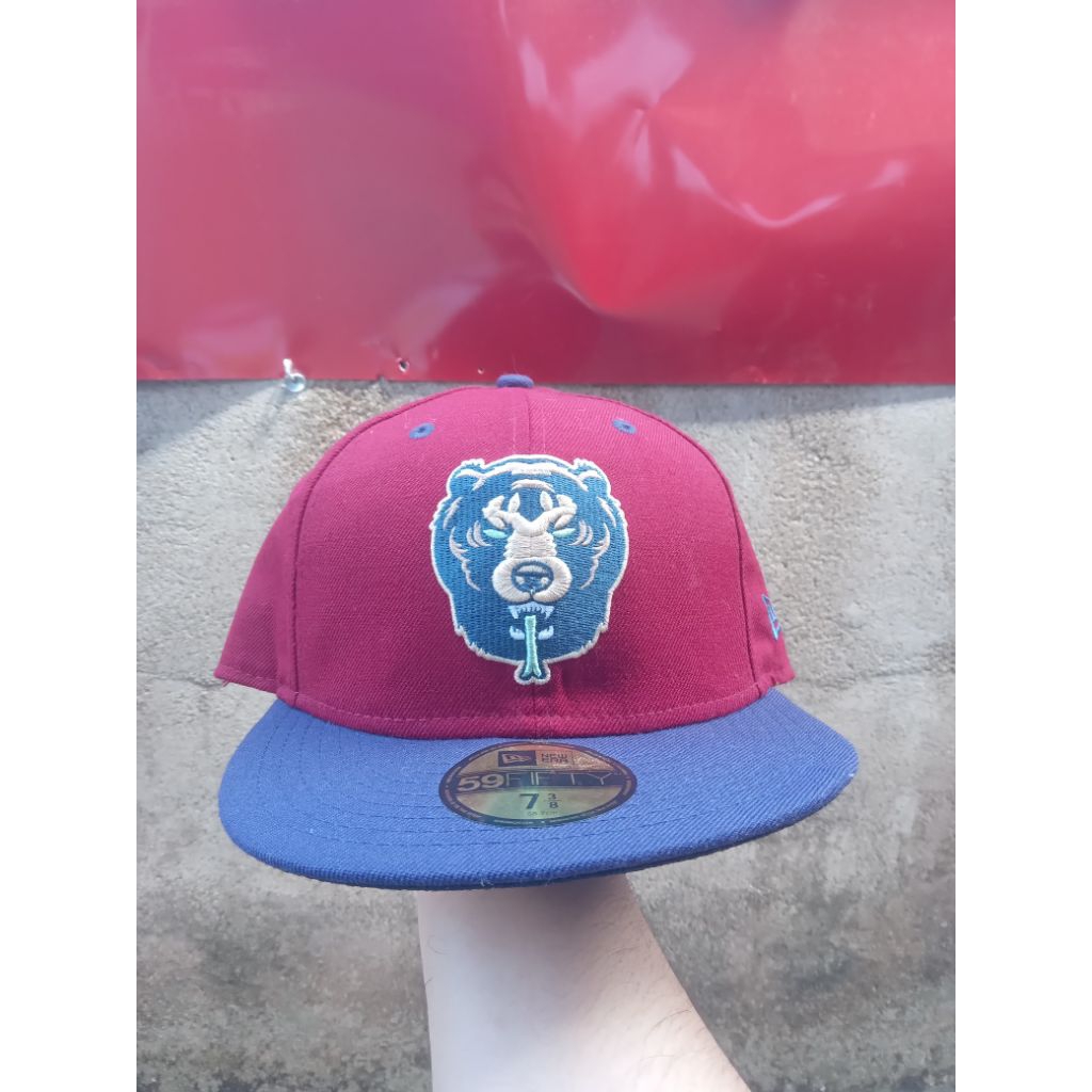 topi Mishka bears