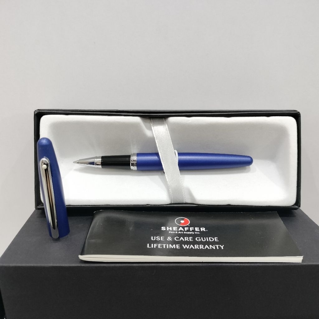 

Sheaffer VFM Neon Blue Roller ball