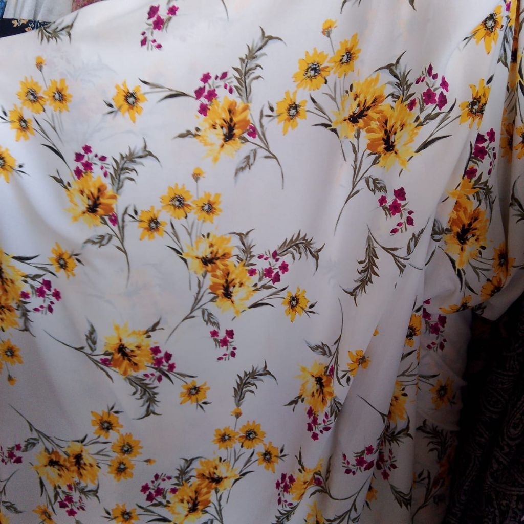 Kain Ceruty Sifon Motif Bunga Lily Vintage – Kain Transparan Flowly Elegan untuk Gamis, Hijab, Dress