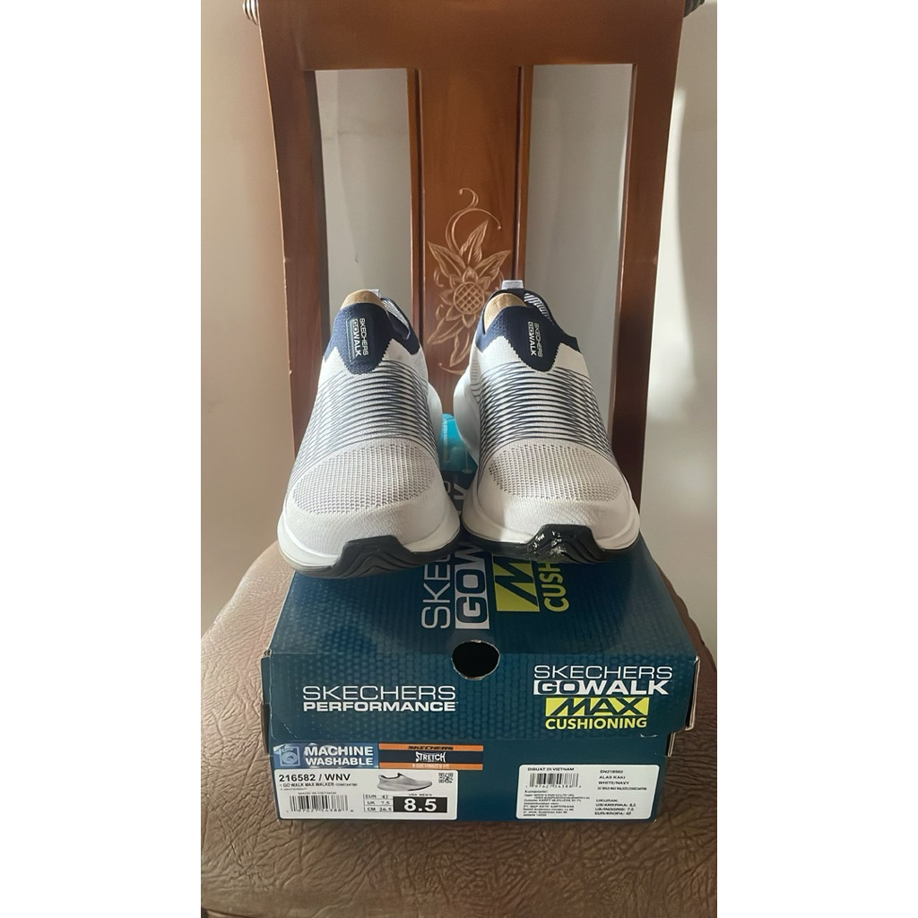 sepatu skecher preloved