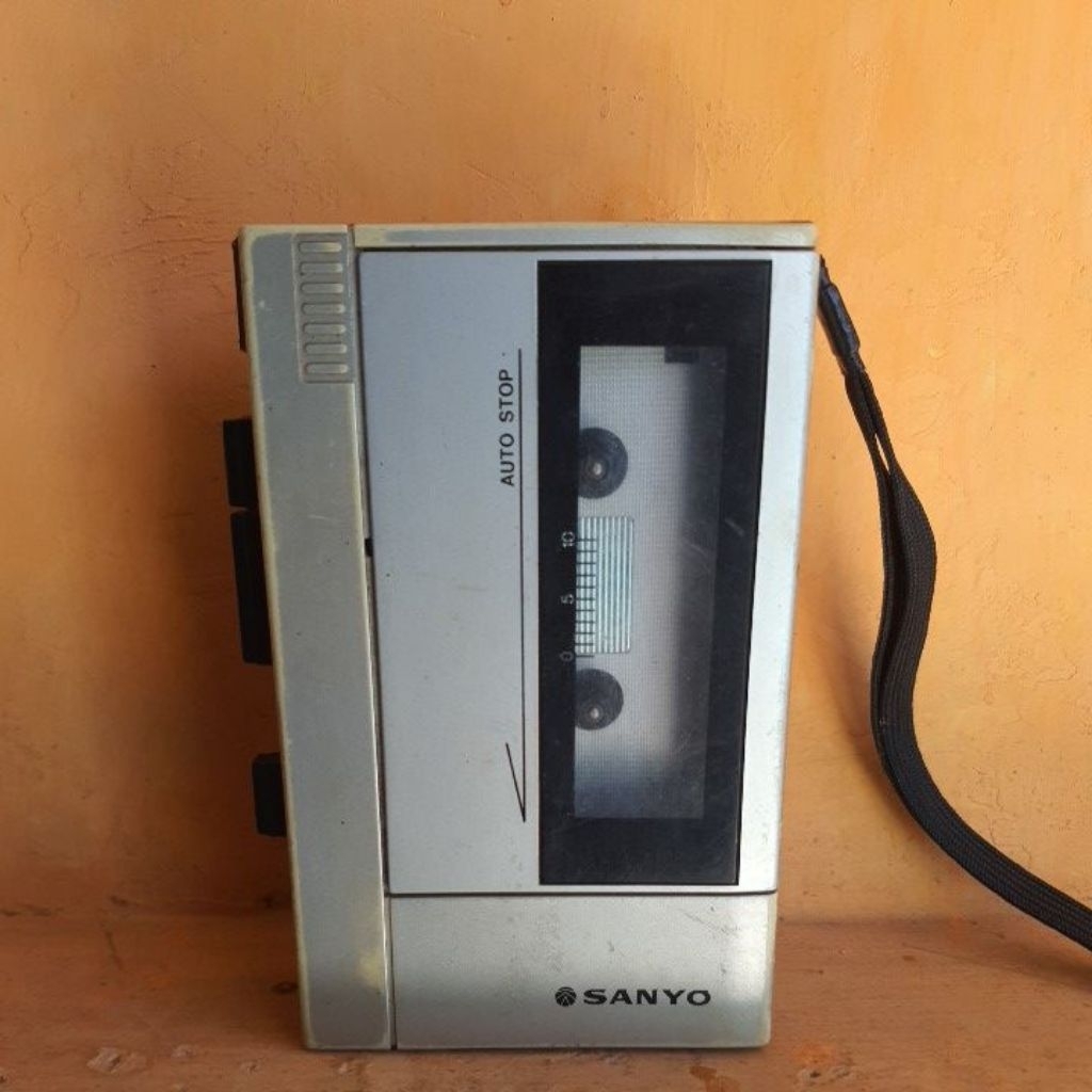 walkman sanyo m1010