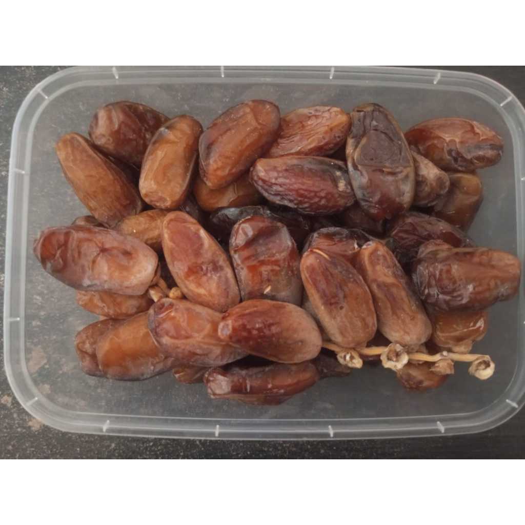 

KURMA TUNISIA TANGKAI 200GRAM / TUNIS TANGKAI / KURMA TANGKAI