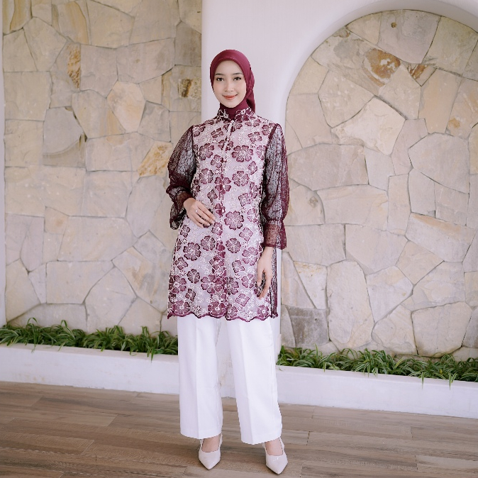Delova Wardrobe - REYNA BLOUSE Brukat Prada Brukat Vintage Bordir Premium Outfit Atasan Wanita Outer Rompi Vest Tali Renda Atasan Luaran Baju Pakaian Brukat Tali Tulle Tile Lace Premium Tile Brokat Viral Lebaran Raya Kebaya Kondangan Kekinian Simple