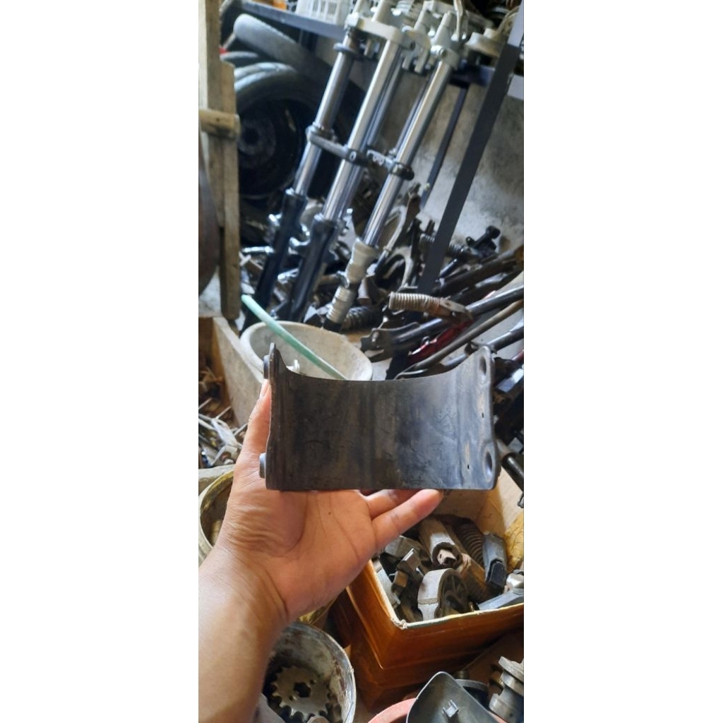 Plat Besi slebor depan Ninja R/RR original copotan