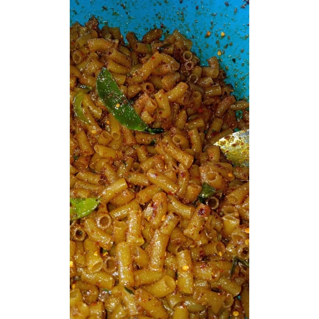 

makroni cikruh pedas turuktuk daun jeruk, isi 300gram