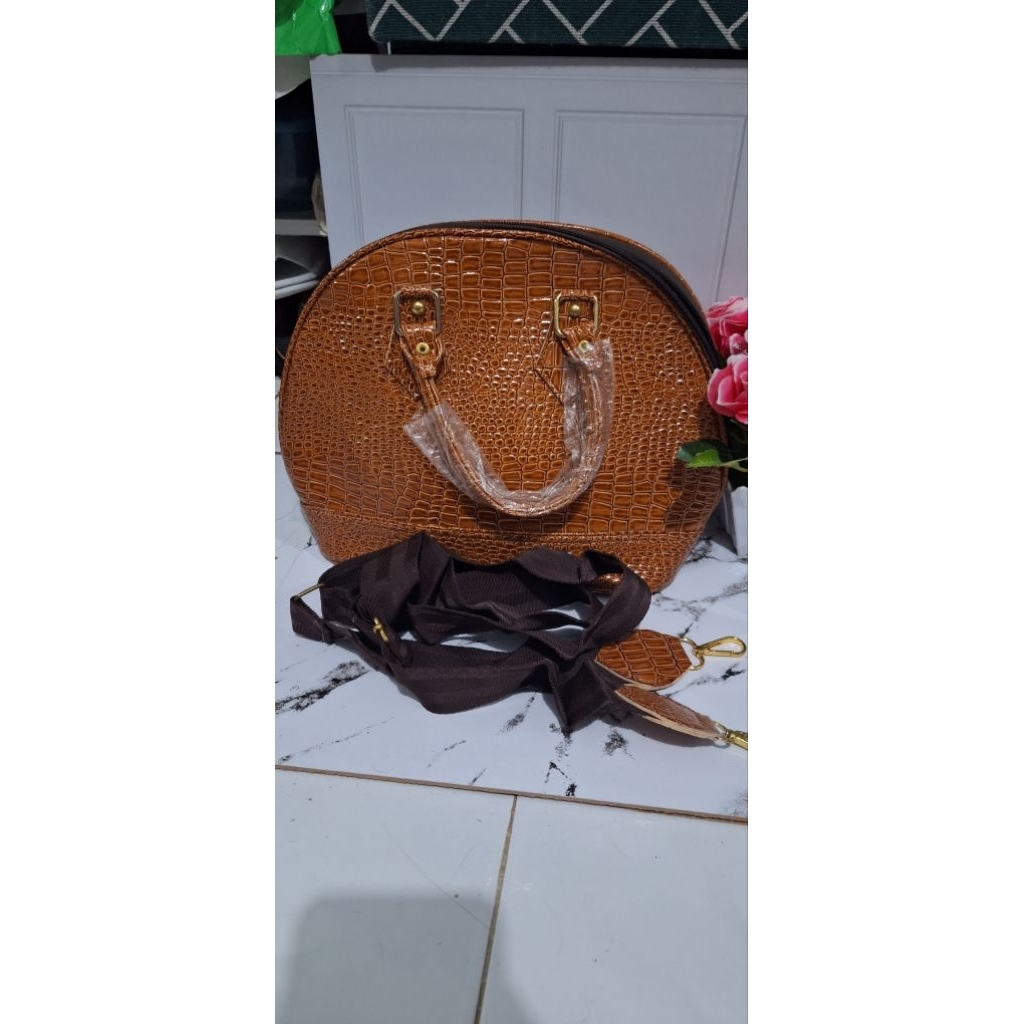 tas alma besar crocos