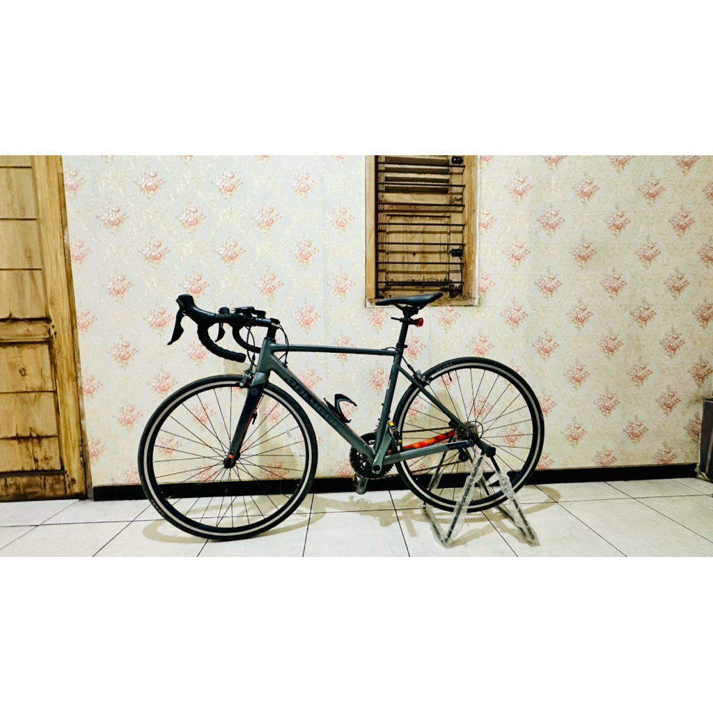 SEPEDA ROAD BIKE POLYGON