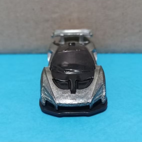 Hot Wheels McLaren Senna Zamac