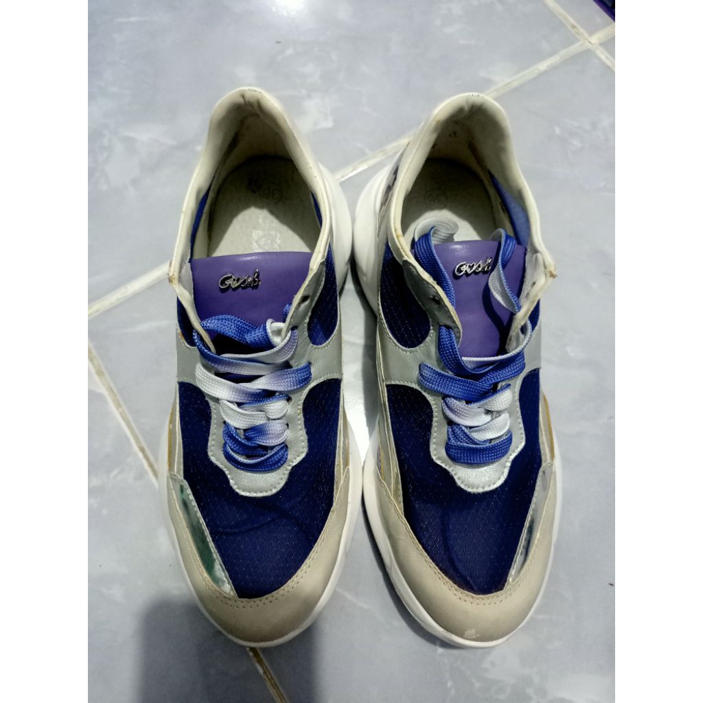 sepatu gosh second