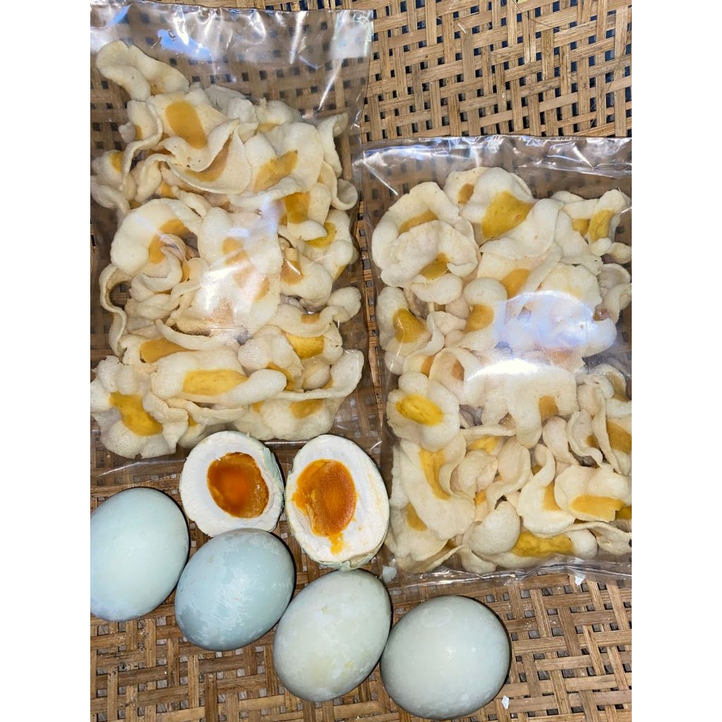 

Kerupuk Telur Asin matang – Camilan Gurih Renyah untuk Keluarga & Oleh-oleh.
