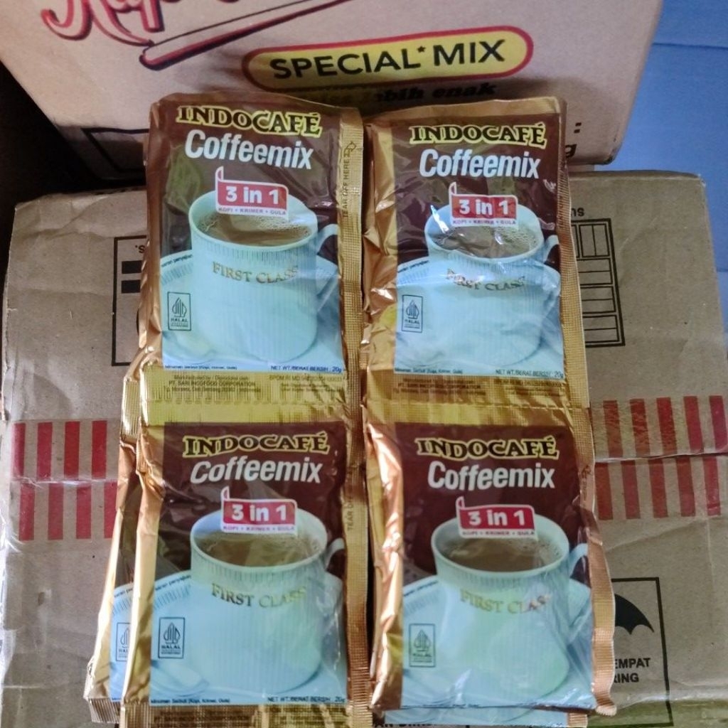 

indocafe 1 renceng 10 sachet