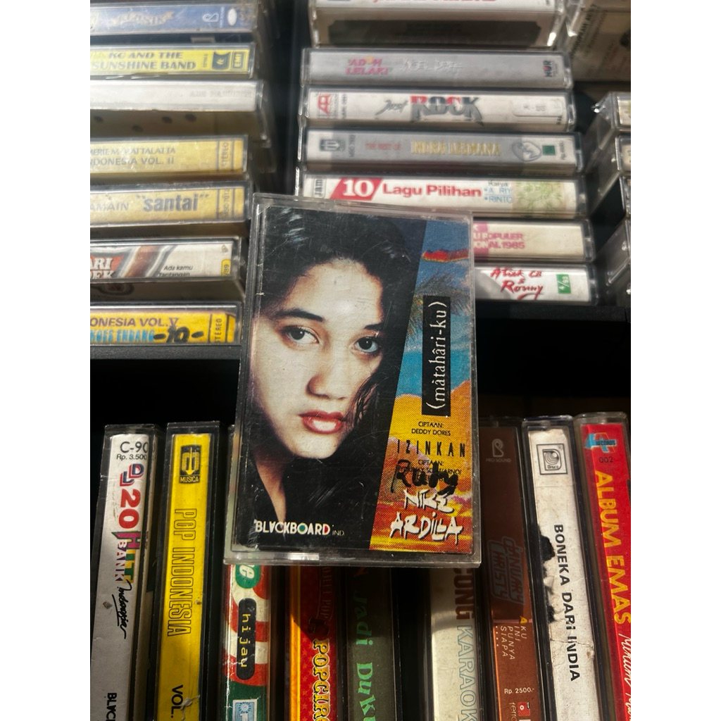 kaset pita nike ardilla matahariku