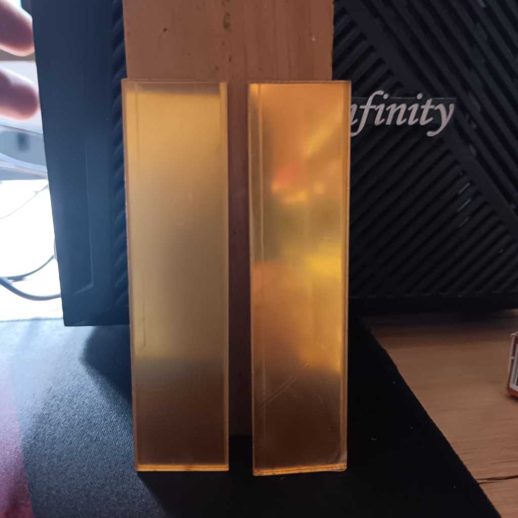 

Bahan Nametag | Papan Nama Dada Akrilik Mirror Gold & Silver 8 cm x 2 cm