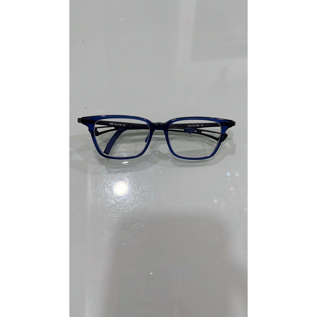 kacamata minus 3 keatas dengan frame.