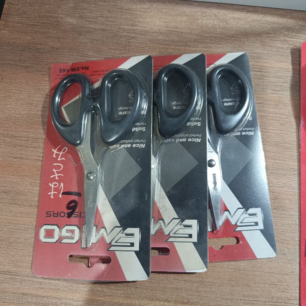 

Gunting Serbaguna Emigo – Potong Kertas, Kain, Plastik, dan Bahan Lainnya