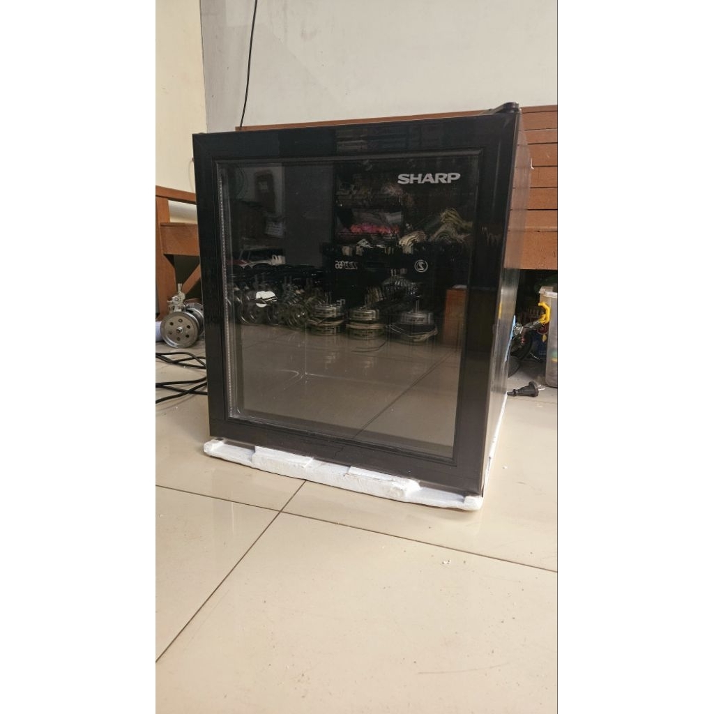 SHOWCASE MINI SHARP SCH 50X FS.