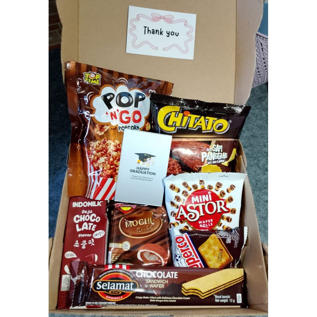 

Gift Box Snack/ Hampers Snack/ Kado Snack/ Hadiah Ulang Tahun/ Hadiah Wisuda/ Paket Snack Box/ Hampers Natal