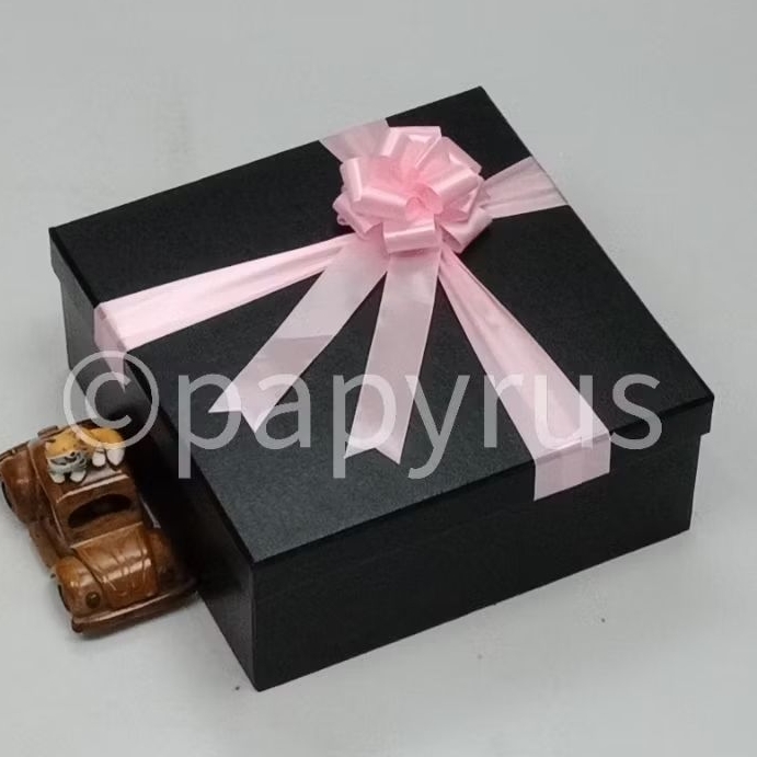 

PAPYRUS 25x25 Tinggi 10cm Kotak Kado Gift Box Hardbox Hampers V2