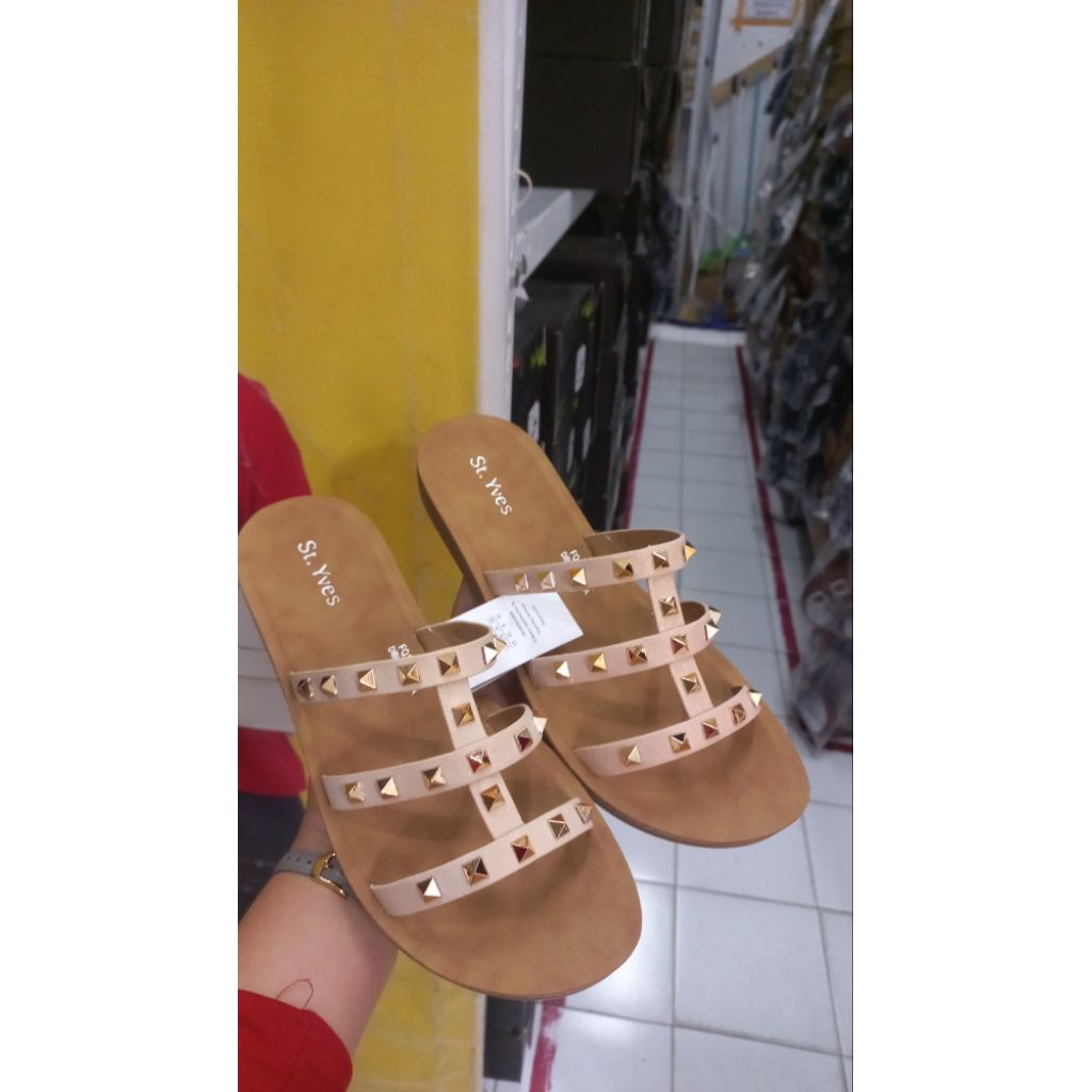 Sandal St.yves