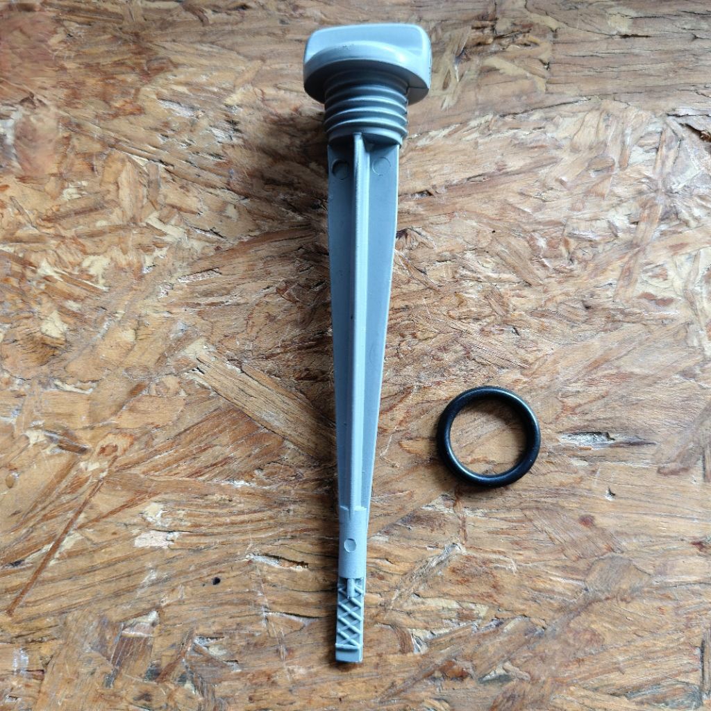 Tutup oli atas motor supra