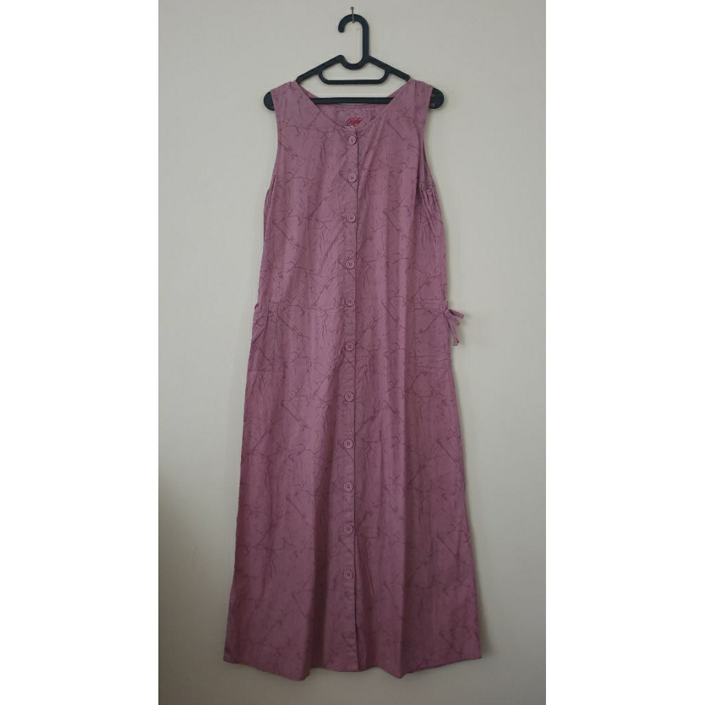 ( Preloved ) RILLEY Sleeveless Dress/Dress tanpa lengan Size L