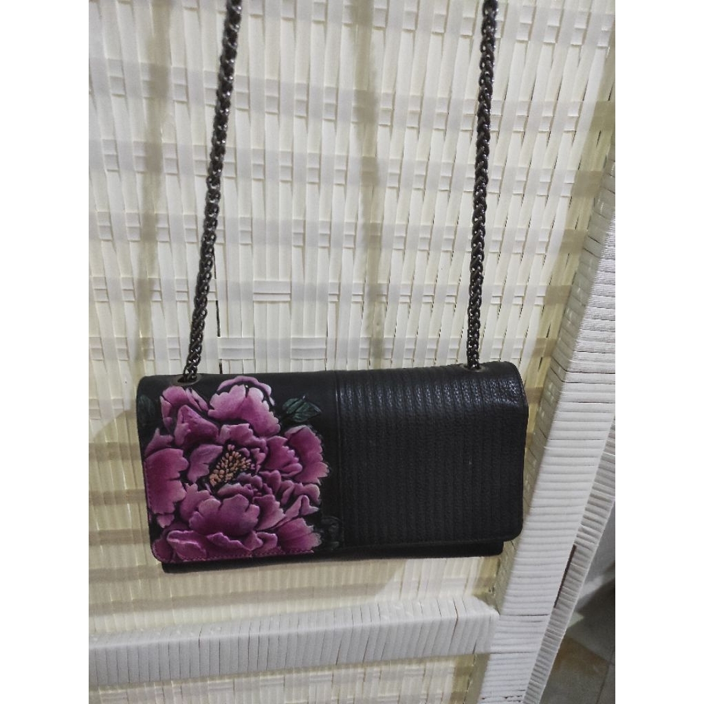 tas kulit rantai embos bunga cantik