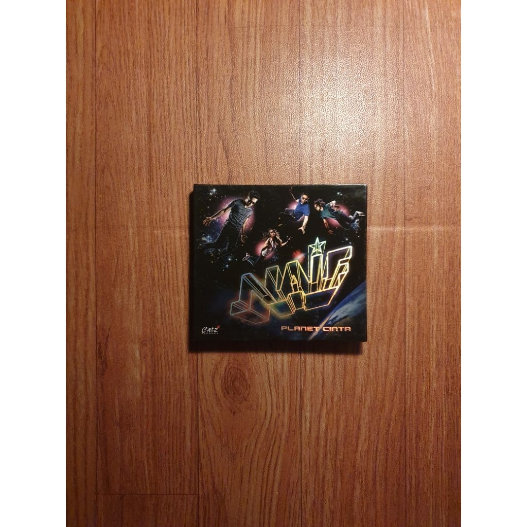 Cover CD Naif - Planet Cinta ( Original )