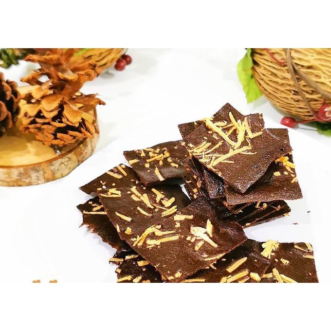 

BROWNIS KRISPI - CEMILAN BROWNIS KERING KRISPI KEMASAN POUCH PASTI SNACK