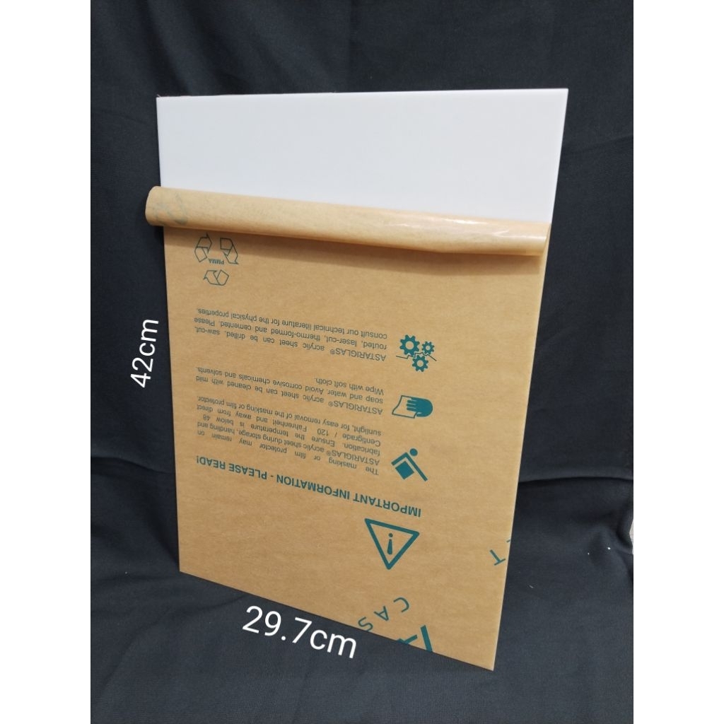 

Lembaran Akrilik Putih susu Tebal 2mm 29.7x42cm