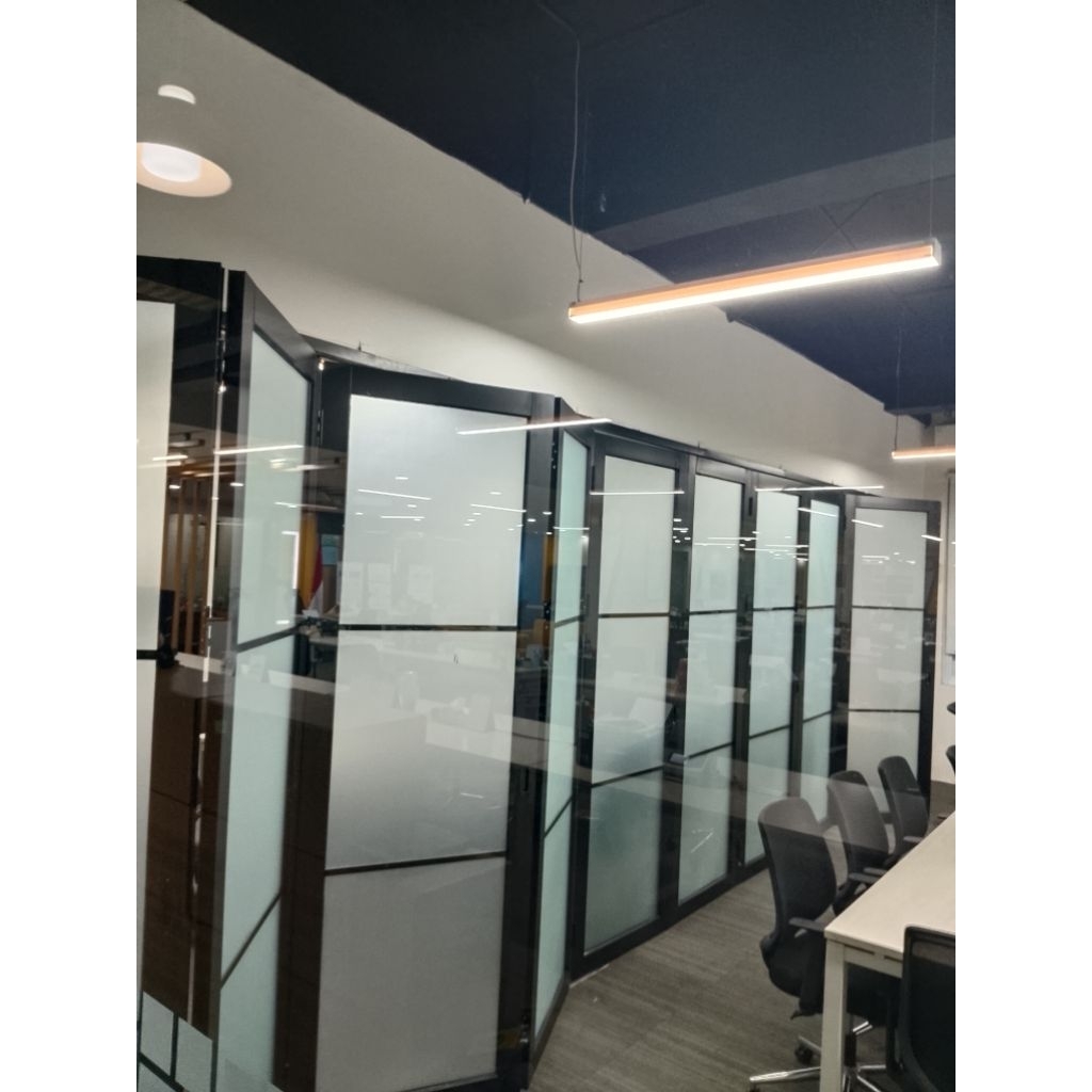 Kusen pintu lipat aluminium