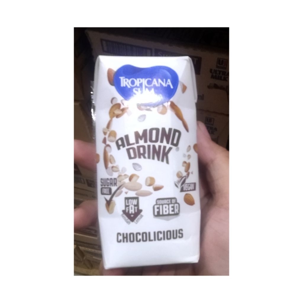 

TROPICANA SLIM ALMOND DRINK CHOCOLICIOUS 190ML ISI 5 PCS