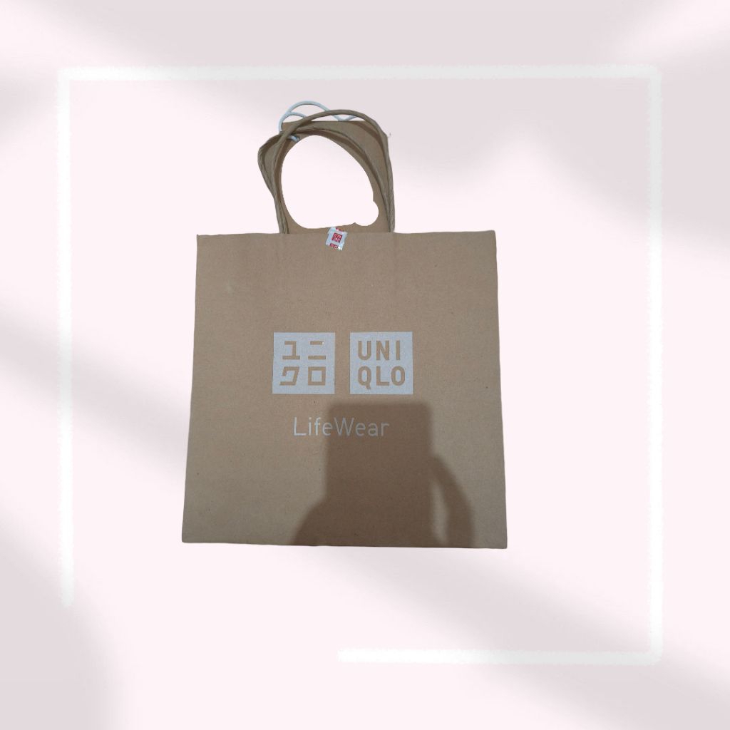 

preloved - paper bag Uniqlo
