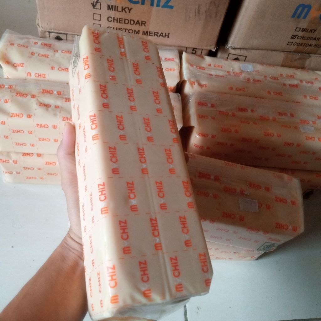 

Keju Cheddar Milky Expired / Keju Basi 2 Kg Bahan Umpan / Pakan Ternak