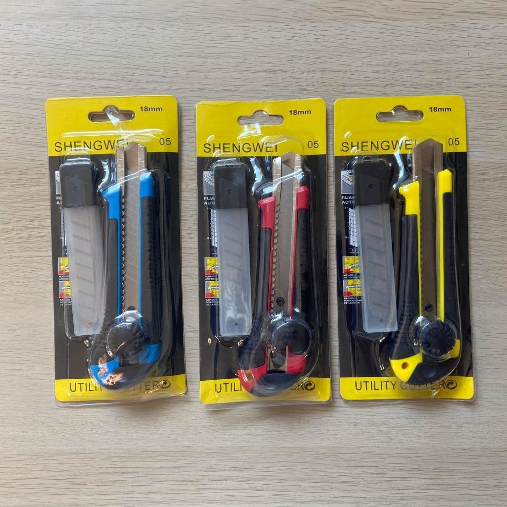 

PISAU CARTER/CUTTER UTILITY/KARTER BESAR SHENG WEI 05+ISI PISAU 3 PCS