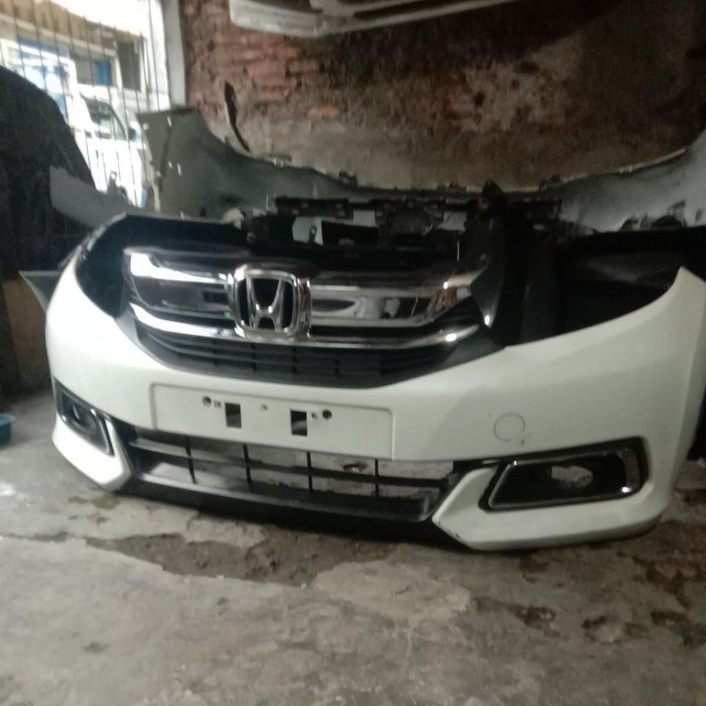 bumper depan mobilio tipe e 2019