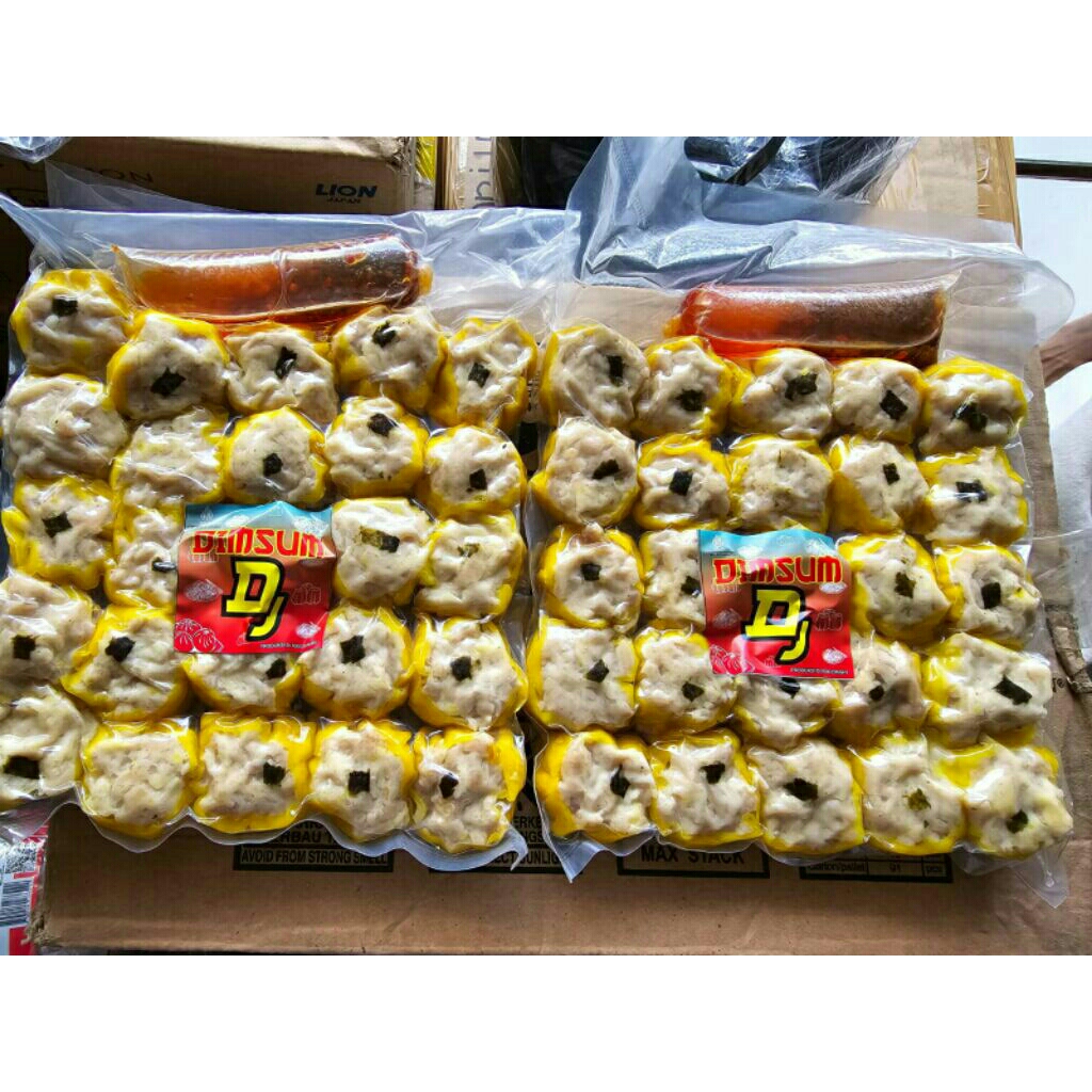 

FrozenFood Dimsum DJ Jumbo isi 25pcs - Frozen Bandung Dimsum Dj Jumbo isi 25 Plus Chili Oil