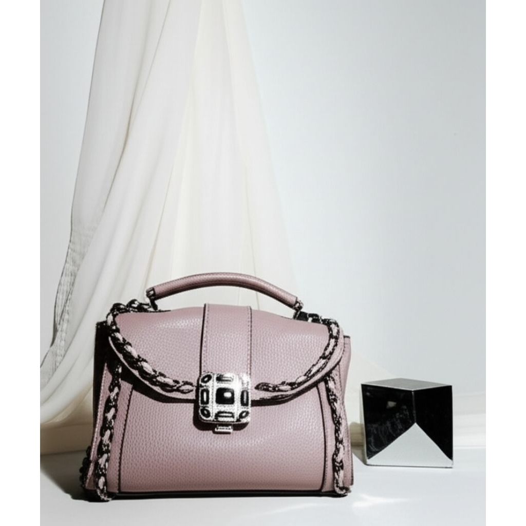 Tas Selempang/Tangan Wanita Kulit Premium - Elegan dengan Ornamen Kristal & Rantai Hitam