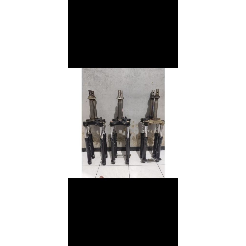 skok depan komplit set segitiga honda vario 125 old kzr.barang second original lepasan motor normal 