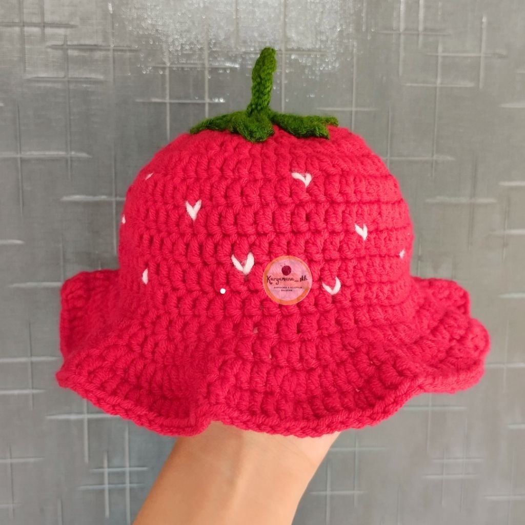 Strawberry Bucket Hat/ Topi Rajut Anak Dewasa/ Chrochet Bucket Hat