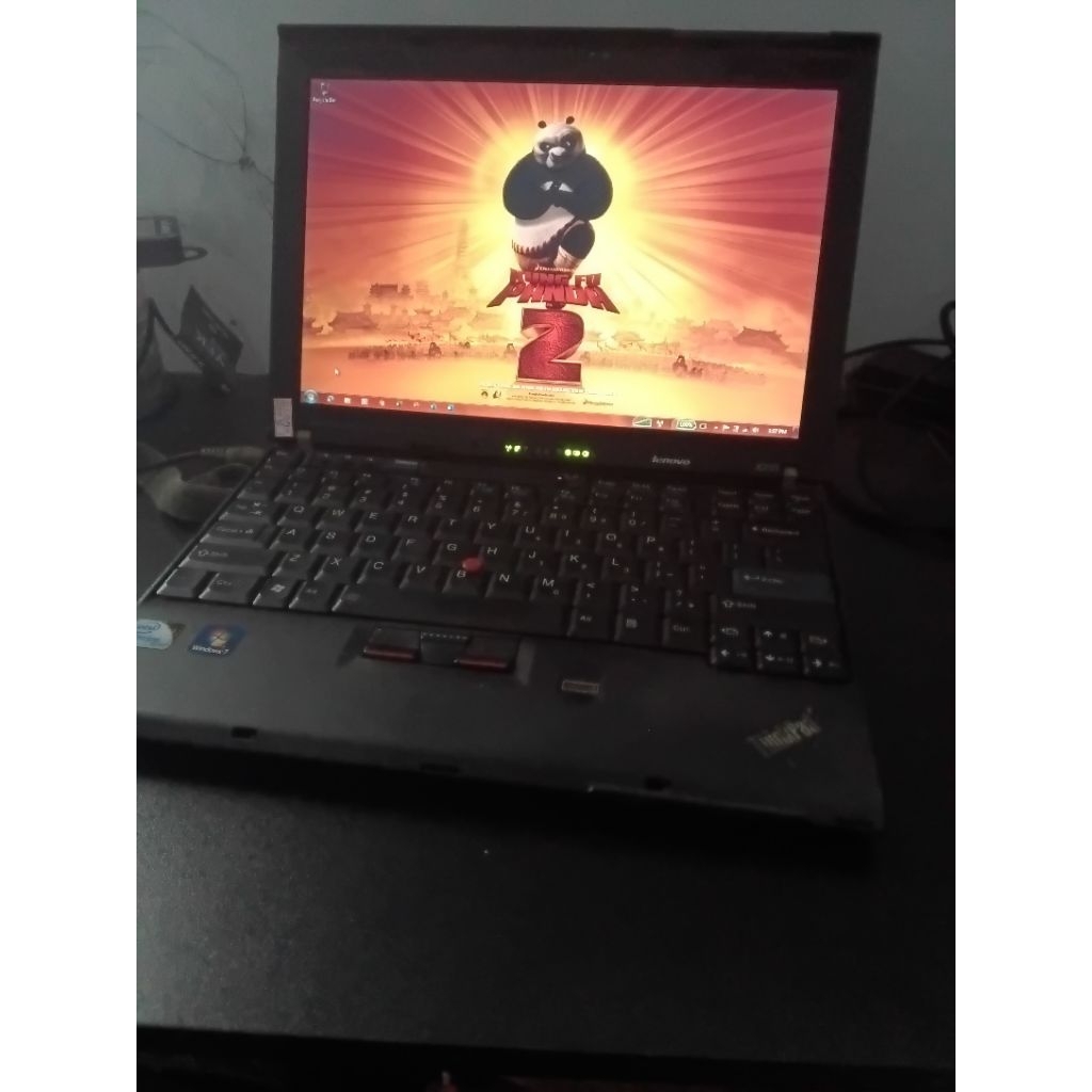 Thinkpad X200 Bekas