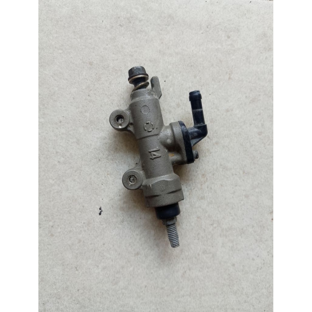 Cylinder sub assy RR brake CBR 250RR - Master rem belakang CBR 250RR 14" Original