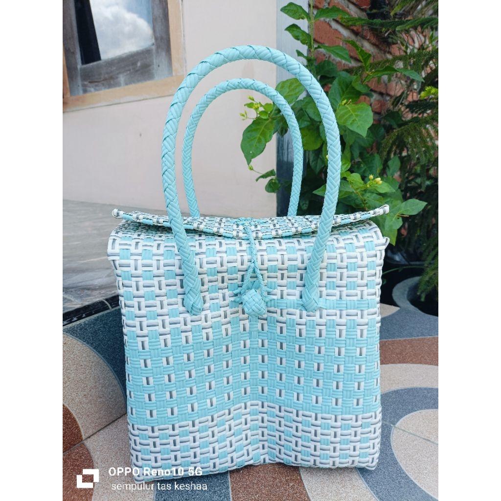 Tas Anyaman Jali Jali Tutup Box Koper size 28x15x26 cm