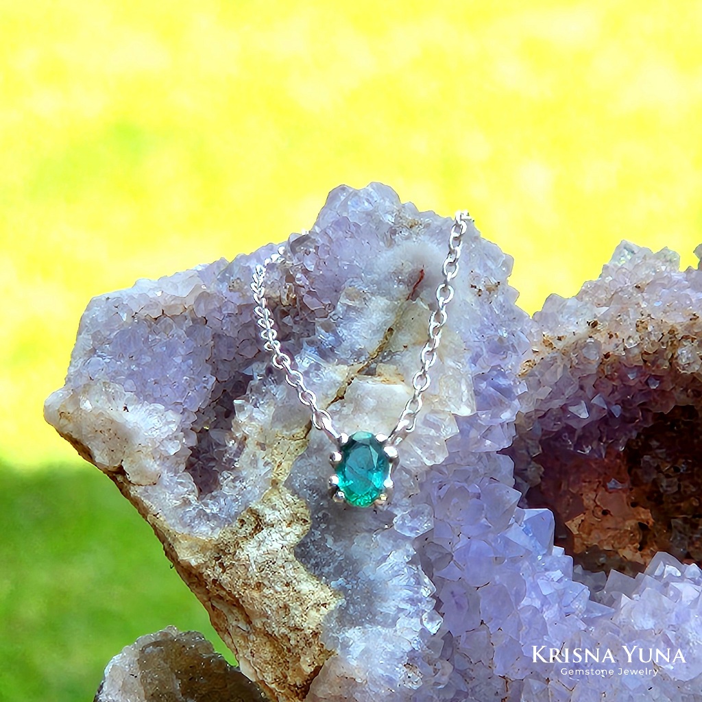 Natural Colombian Emerald Necklace