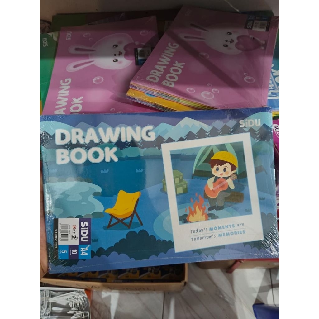 

BUKU GAMBAR A4 SIDU MOTIF RANDOM ISI 5PCS
