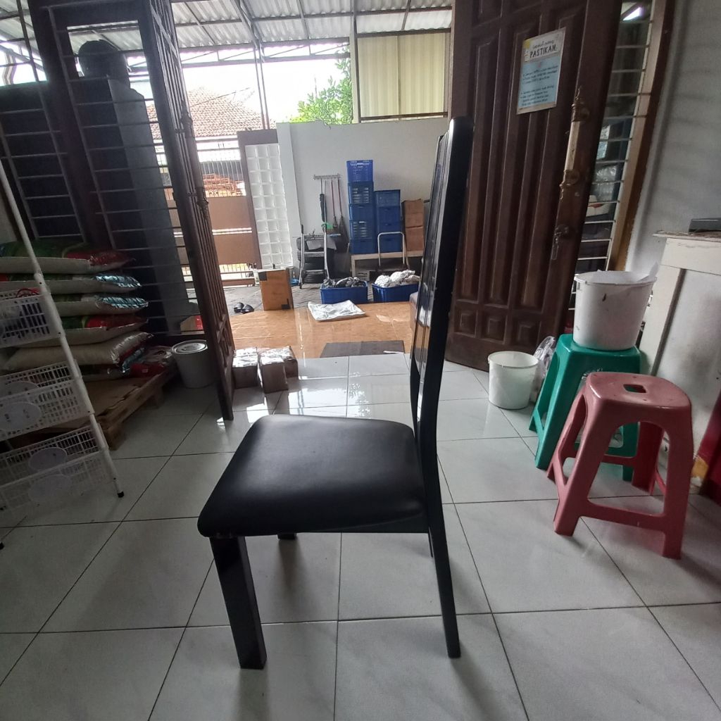 Kursi makan Bekas jual apa adanya