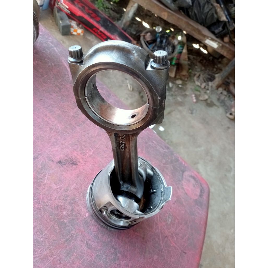 piston Komatsu gd511A