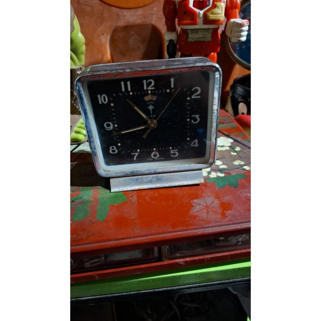 Jam weker  85rb display vintage jadul kuno lawas antik mati