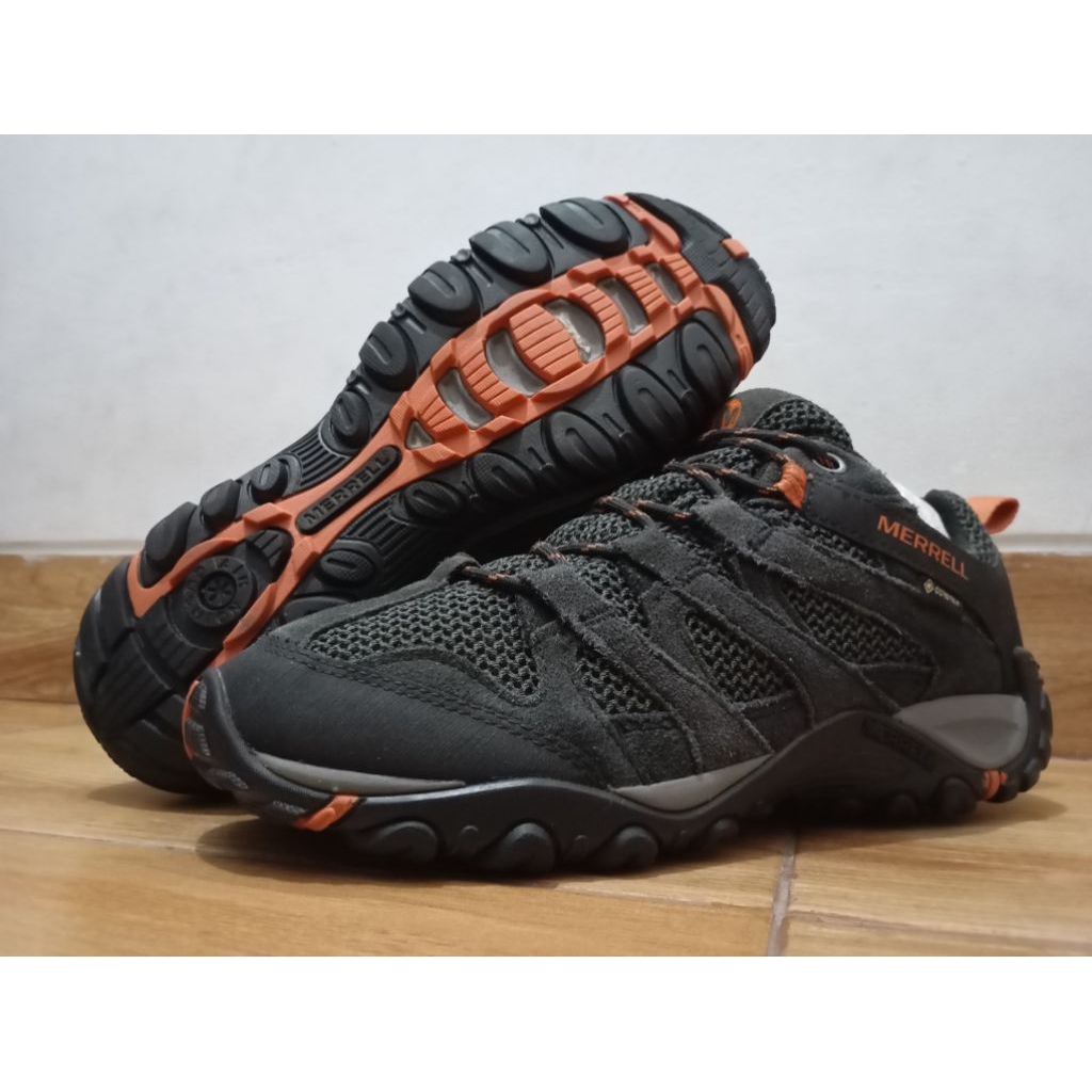 sepatu outdoor/hiking Merrell Alverstone GTX