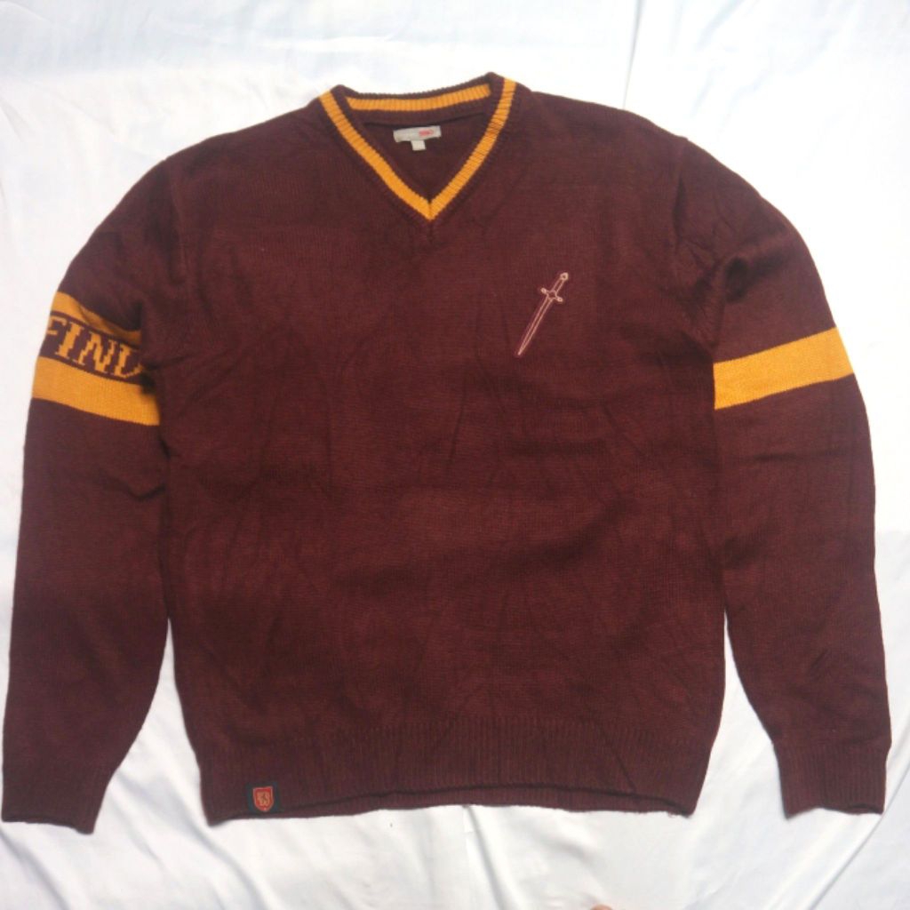SPAO X HARRY POTTER Gryffindor Vneck Burgundy Academia Knitwear Sweater Sweatshirt Crewneck Rajut Wo