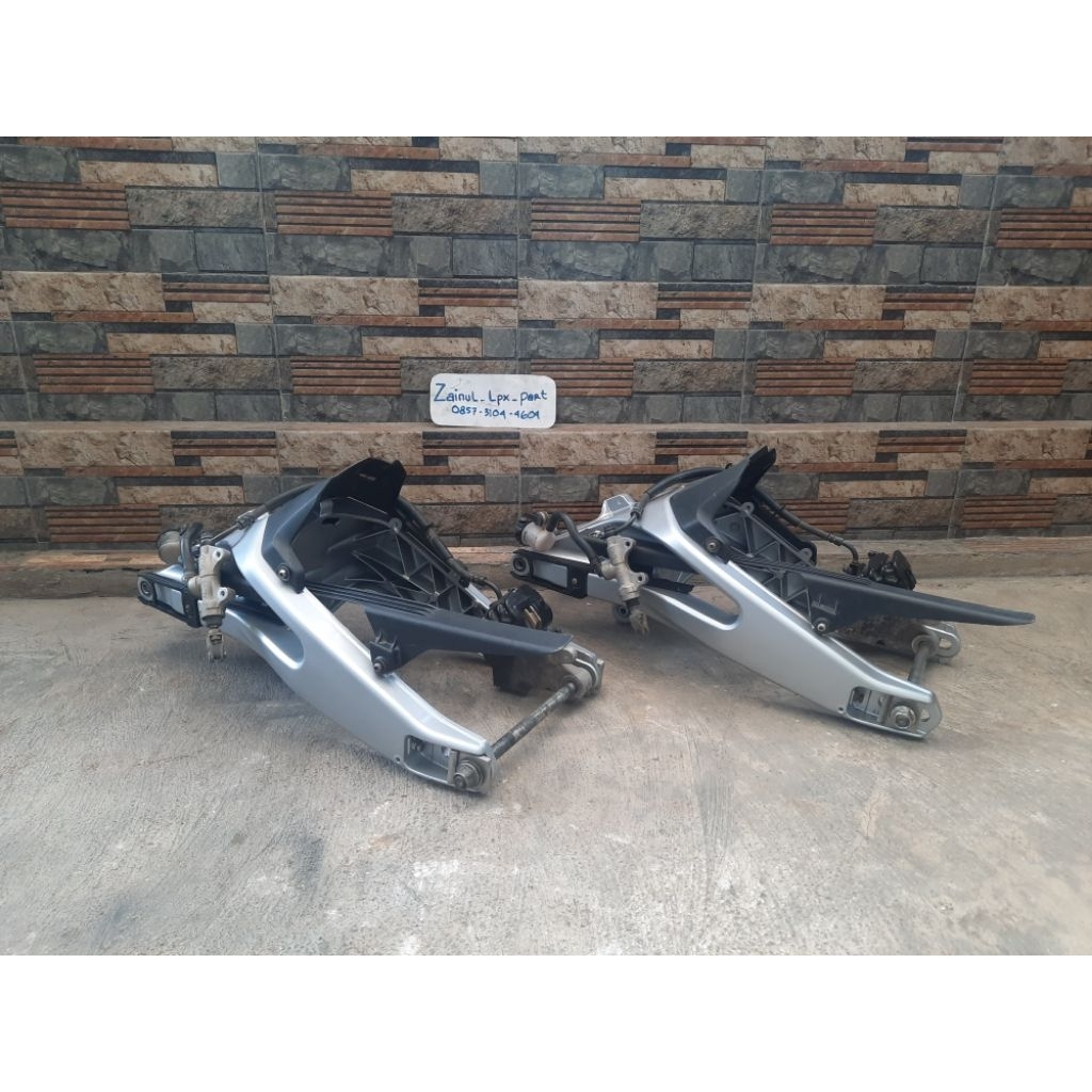 SWING ARM NEW R15 VVA PNP VIXION (silver)